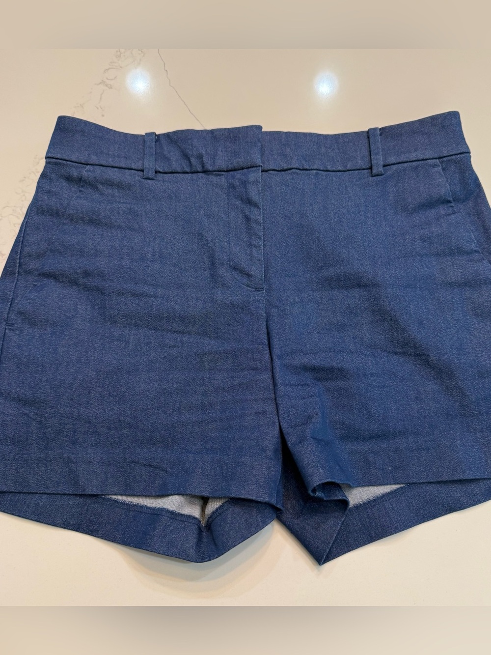 LOFT Riviera Doubleweave Shorts Womens 0 Chino Blue Denim 4” inseam mid rise
EUC